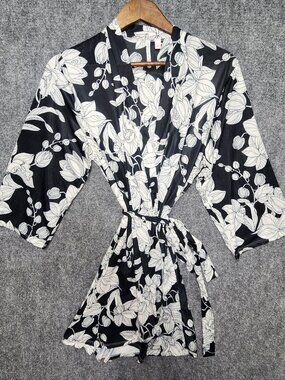 Body Touch Women’s Black White Floral Kimono Robe Medium Cozy Loungewear